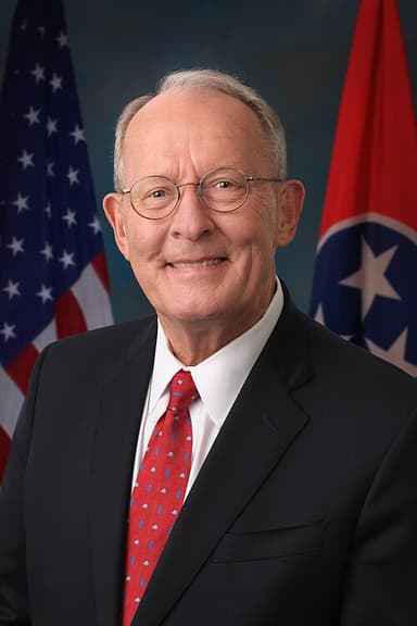 Official photo of Lamar Alexander
