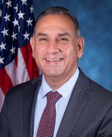 Official photo of Cisneros, Gilbert Ray